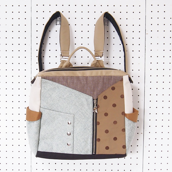 Square Backpack * Mint & Beige Dot（四角いリュック・ミントとベージュドット）