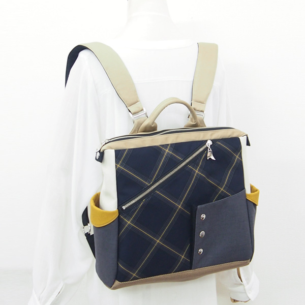 Square Backpack * Navy Yellow Check（四角いリュック・紺と黄色のチェック柄）