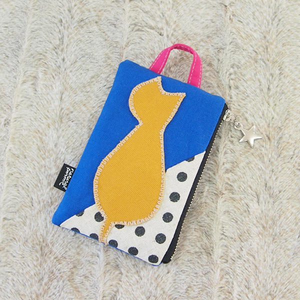 IC Card & Key Case L * Cat looking back（カード&キーケース・振り返るネコ）