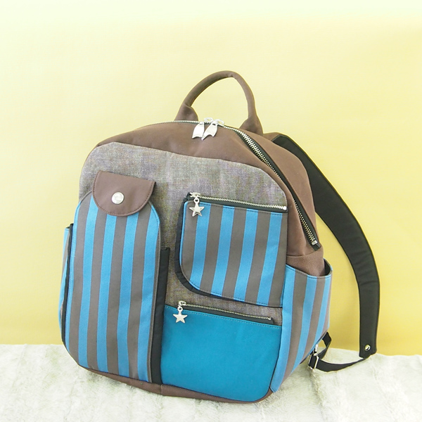 Wide Backpack * Light Blue Stripe（幅広いリュック・水色ストライプ）