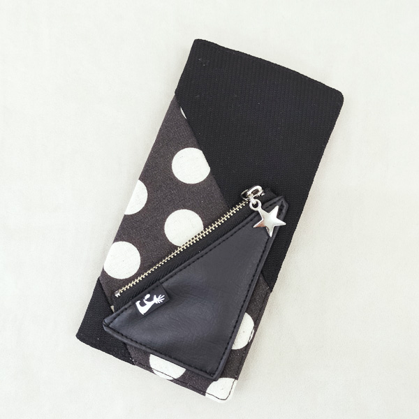 Wallet Type Card Case * Black Dot（財布型カードケース・黒ドット柄）