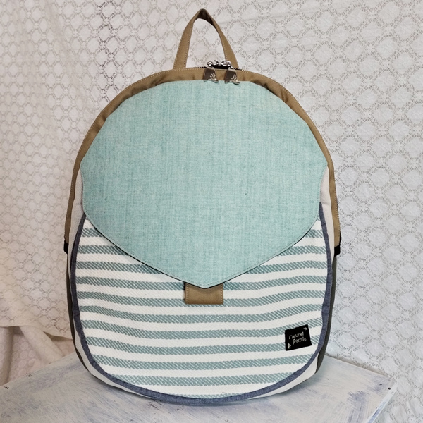Oval Backpack * Mint Border（たまご型リュック・ミントボーダー）
