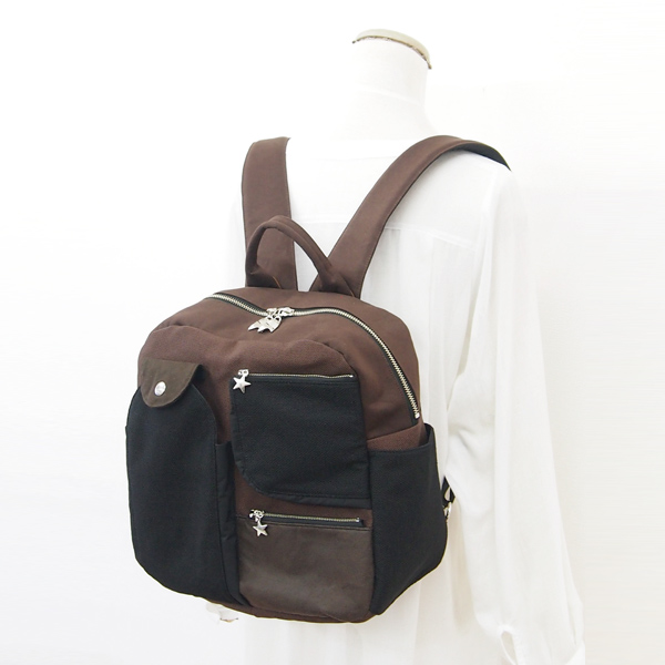 Wide Backpack * Brown & Black（幅広いリュック・茶と黒）