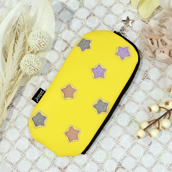 Glasses or Pen Case * Yellow Leather Star（メガネまたはペンケース・黄色レザーの星柄）