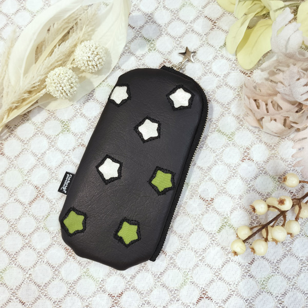 Glasses or Pen Case * Black Leather Star（メガネまたはペンケース・黒レザーの星柄）