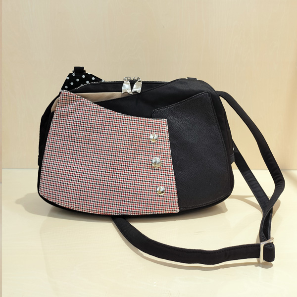 Shoulder M * Red Black Glen Check（ショルダーM・赤黒グレンチェック柄）